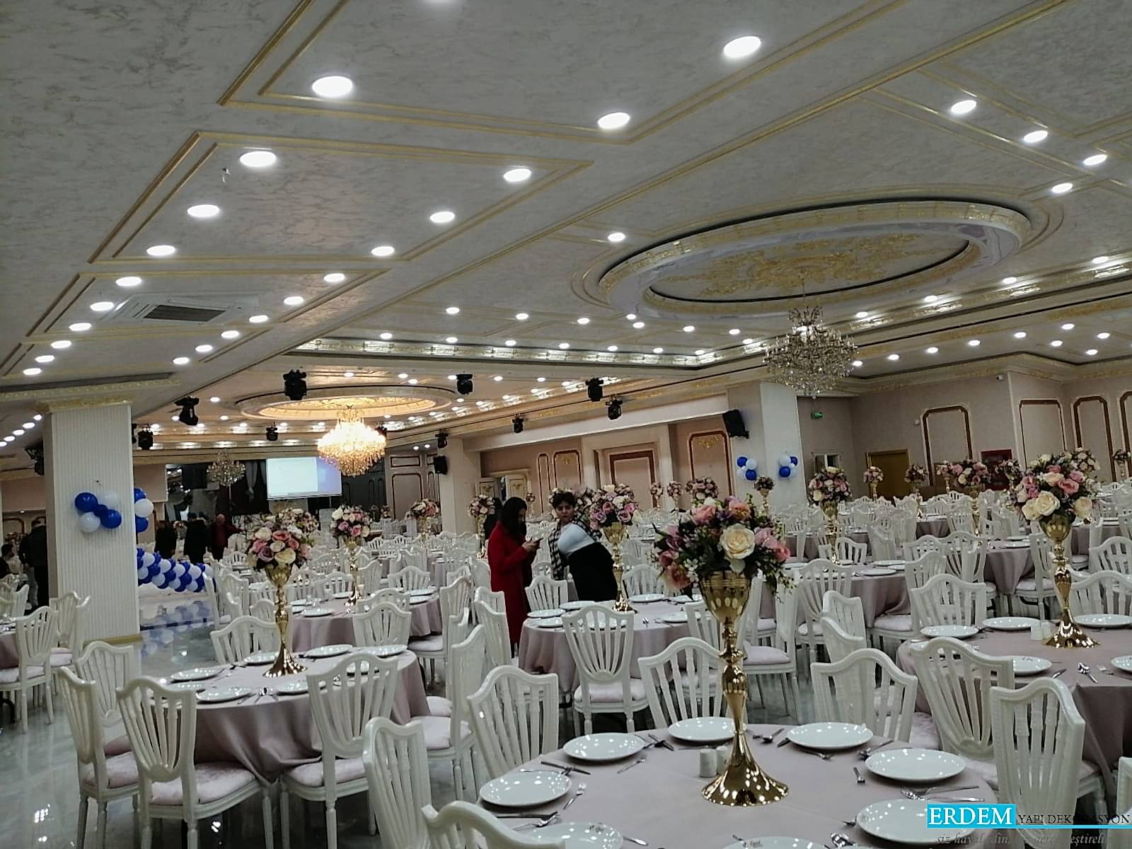 D���n Salonu Duvar ��talama Mimari Tasar�m�