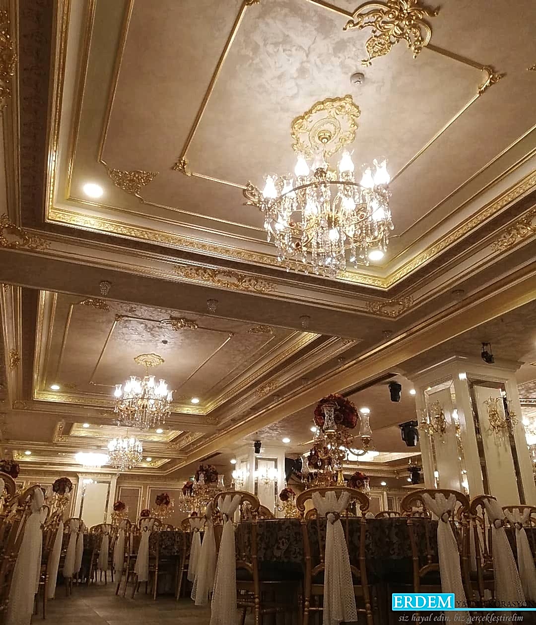 D���n Salonu Duvar ��talama Mimari Tasar�m�