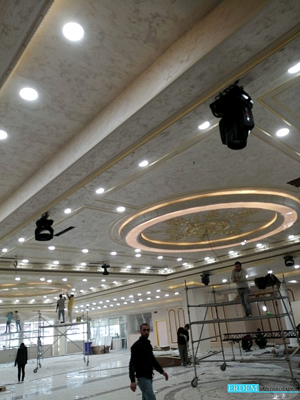 D���n Salonu Duvar ��talama Mimari Tasar�m�