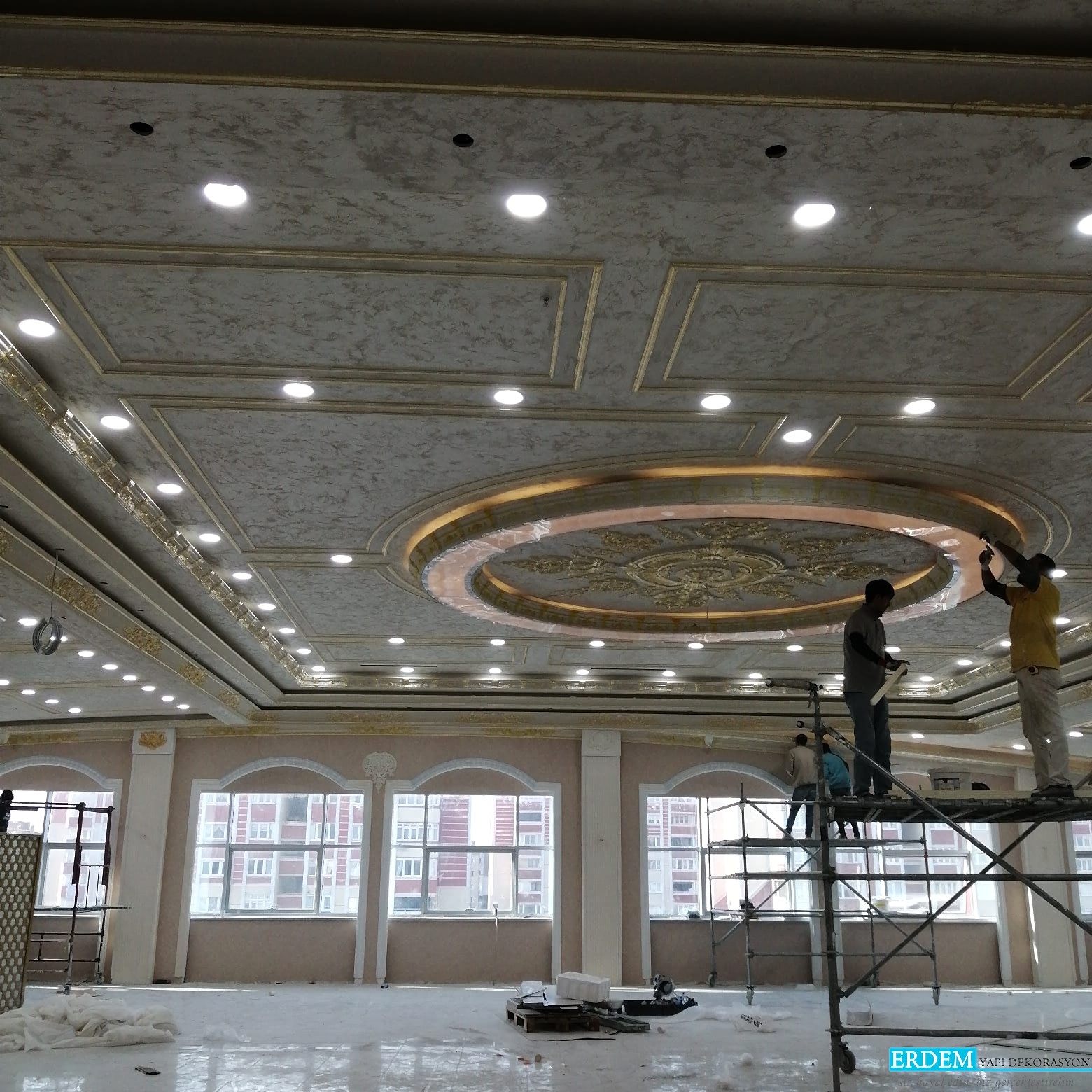 D���n Salonu Duvar ��talama Mimari Tasar�m�