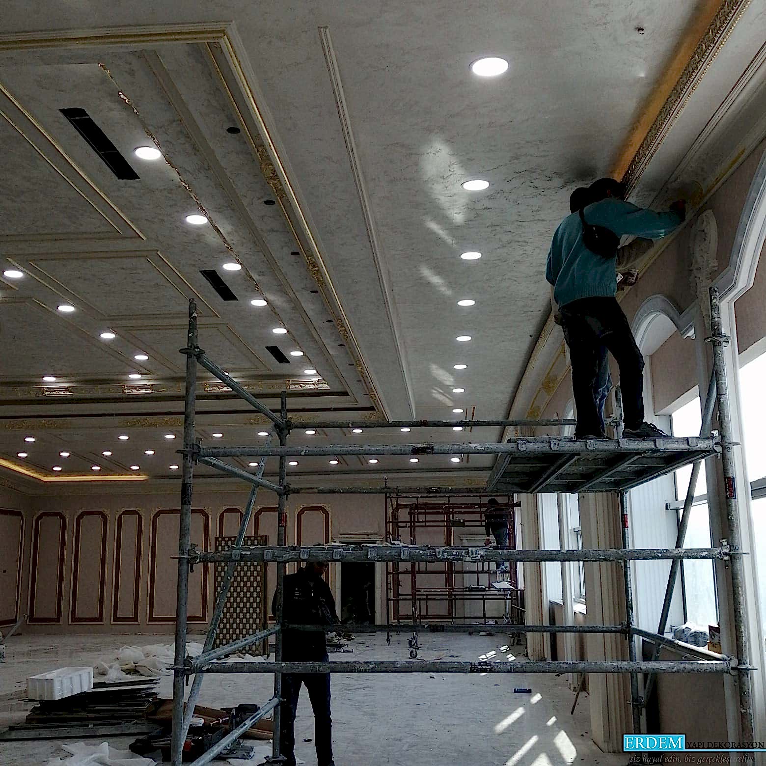 D���n Salonu Duvar ��talama Mimari Tasar�m�