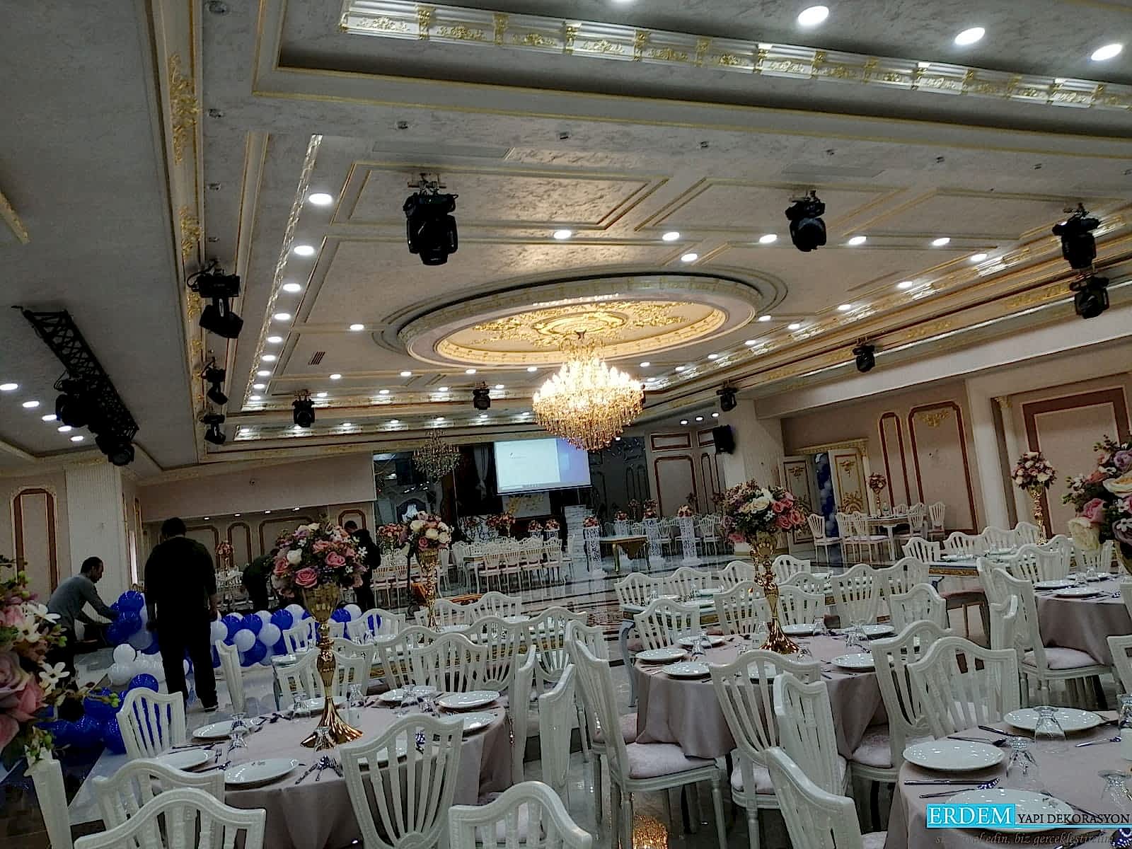 D���n Salonu Duvar ��talama Mimari Tasar�m�