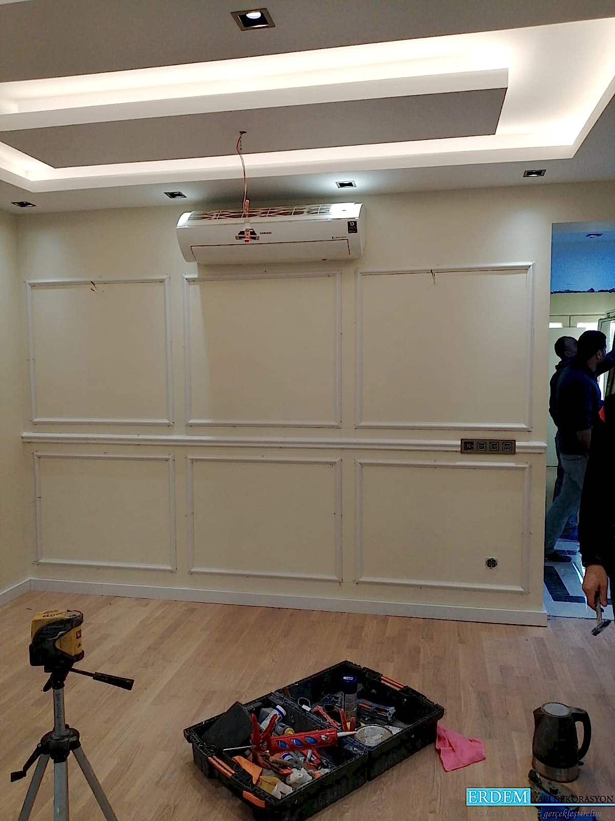 D���n Salonu Duvar ��talama Mimari Tasar�m�